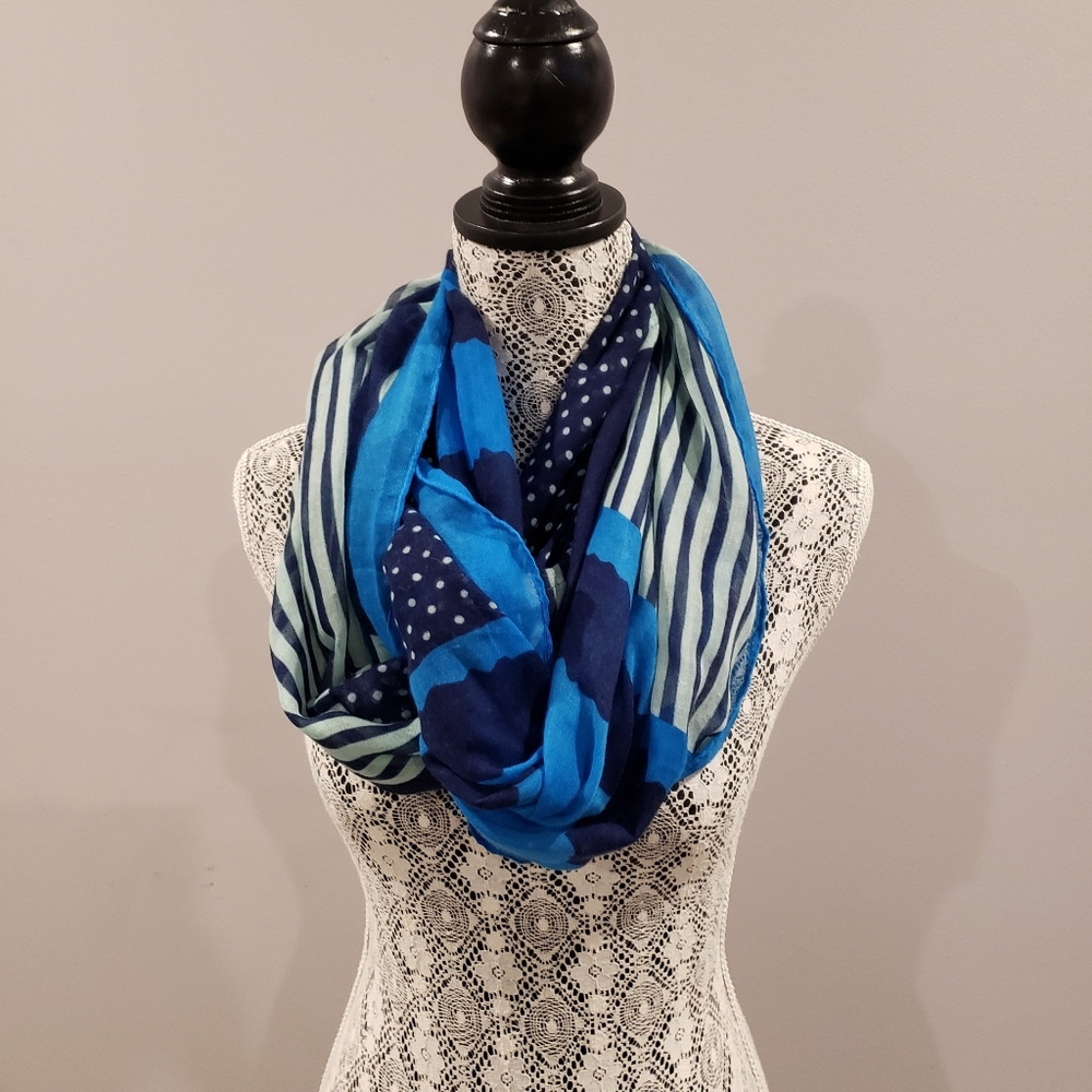 Blue Infinity Scarf - Picture 2 of 3